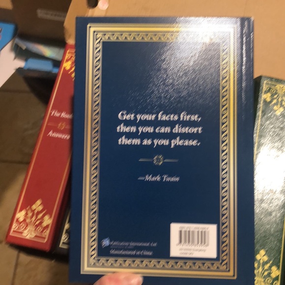 Set of Six interesting fact books. - Picture 12 of 14